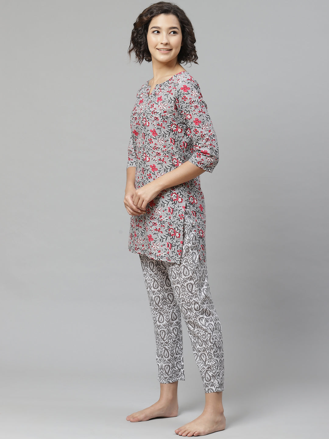 Anubhutee Women Grey  Pink Floral Printed Pure Cotton Night suit
