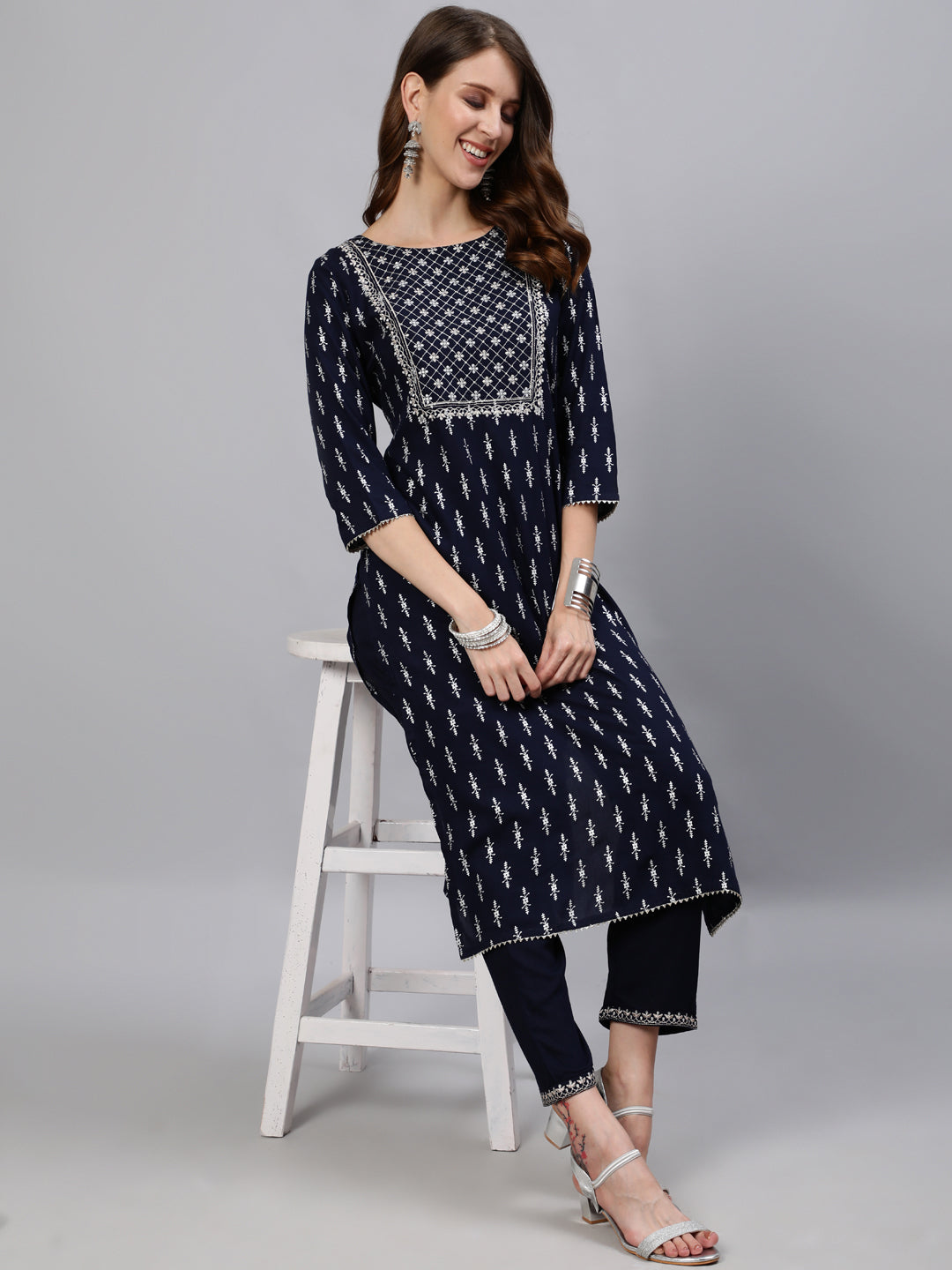 Anubhutee Women Black Printed Regular Kurta with Trousers