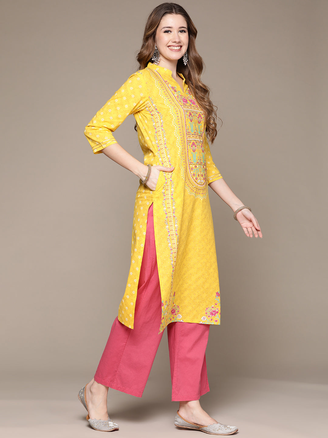 Anubhutee Women's Yellow Printed Thread Work Kurta