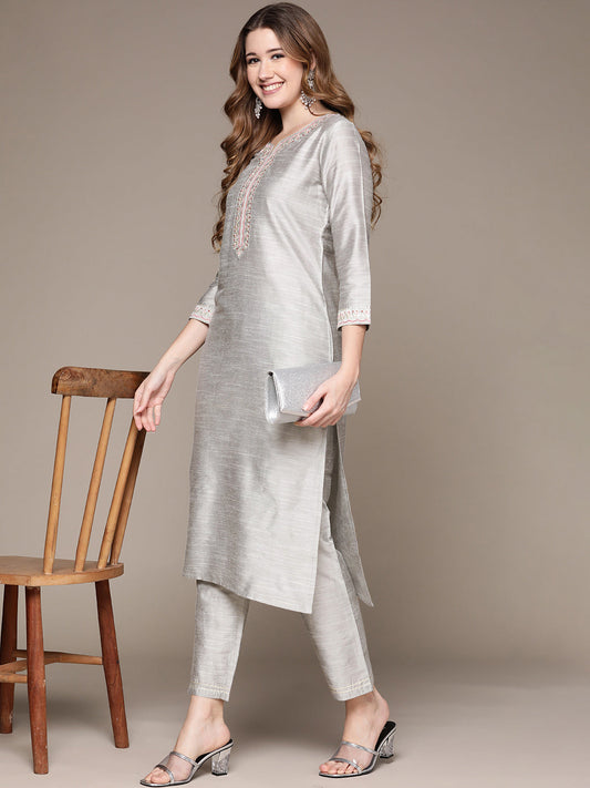 Anubhutee Women's Grey Zari Embroidered Kurta Set with Trousers