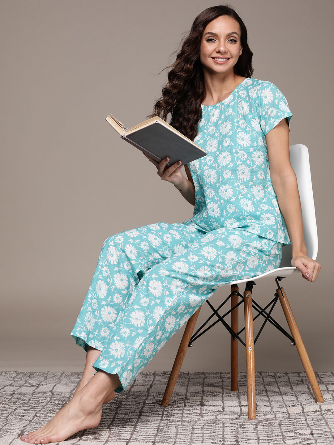 Women's's Cyan Floral Printed Pure Cotton Night Suit