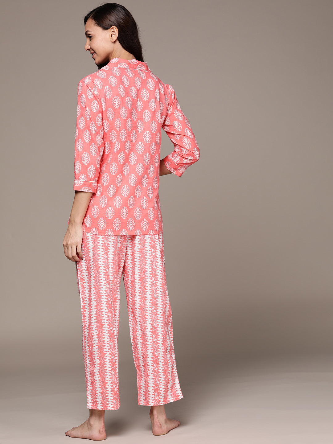 Women's's Peach Ethnic Motifs Printed Pure Cotton Night Suit