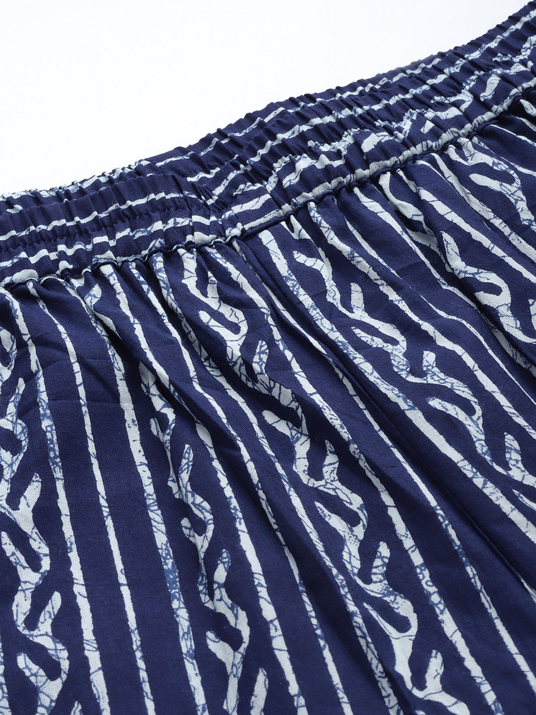 Women's's Indigo Blue Geometric Printed Pure Cotton Night Suit